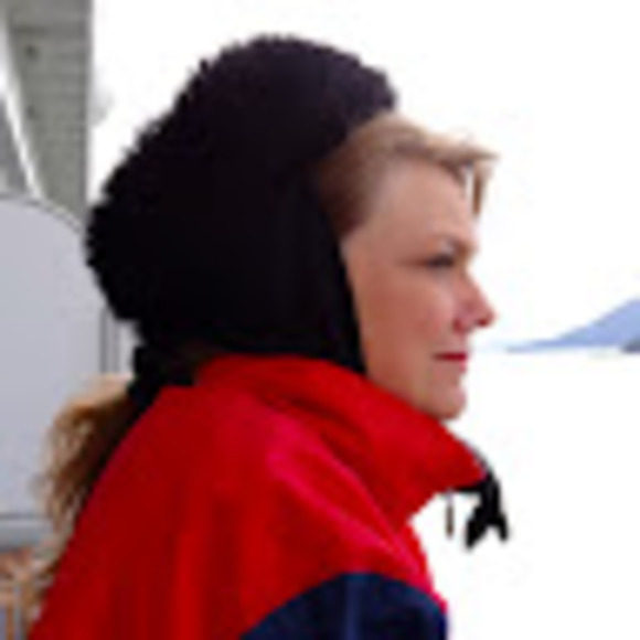 Meet your Posher, Ruth - Picture 1 of 1